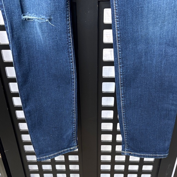 💙7 For All Mankind Blair The Ankle Jeans Women's 28 NWT Dark Wash Distressed💙 - Picture 4 of 16